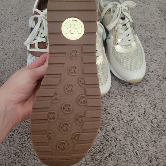 2 pairs Michael Kors - Picture 4 of 7